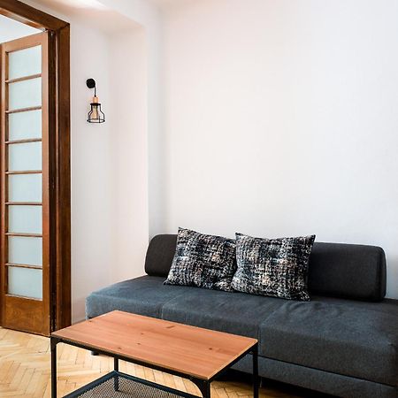 Heart Of Downtown 3 Rooms Apartment Self Check In Bukares Bagian luar foto