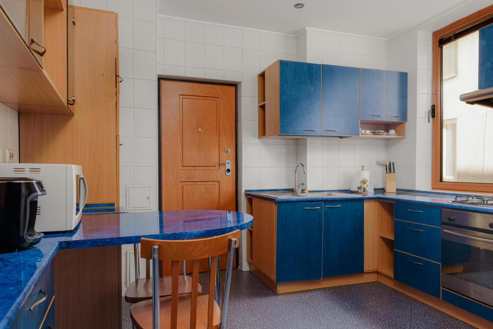 Heart Of Downtown 3 Rooms Apartment Self Check In Bukares Bagian luar foto