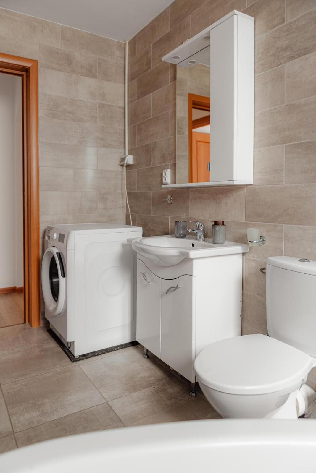 Heart Of Downtown 3 Rooms Apartment Self Check In Bukares Bagian luar foto