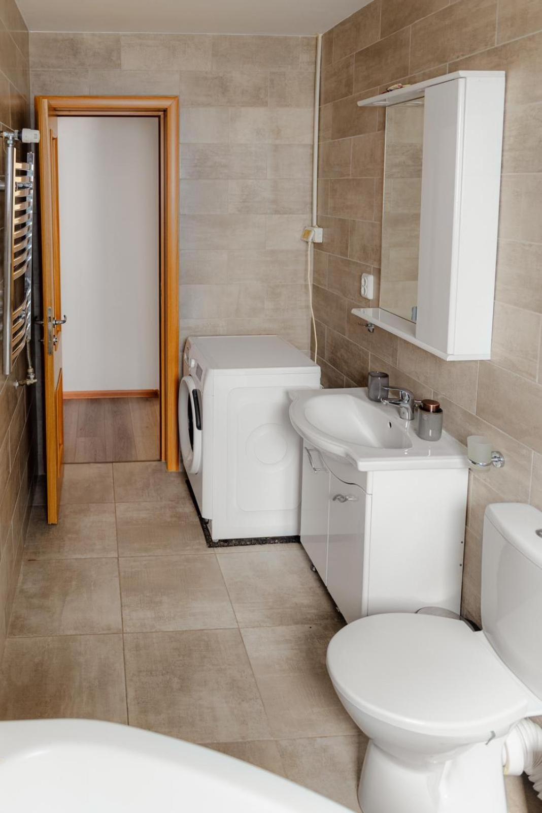 Heart Of Downtown 3 Rooms Apartment Self Check In Bukares Bagian luar foto