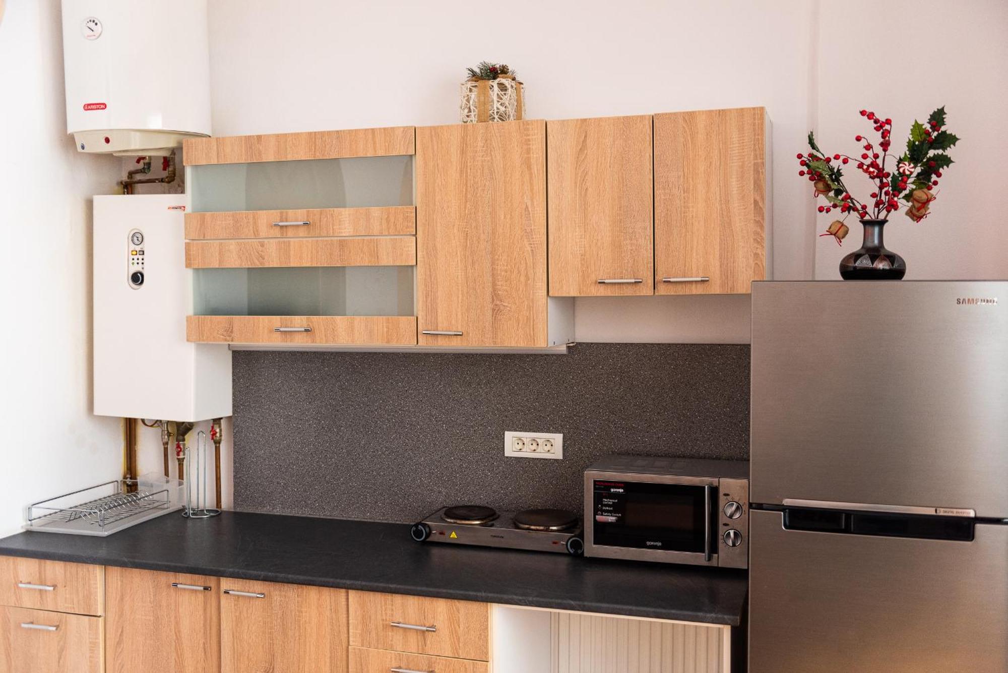 Heart Of Downtown 3 Rooms Apartment Self Check In Bukares Bagian luar foto